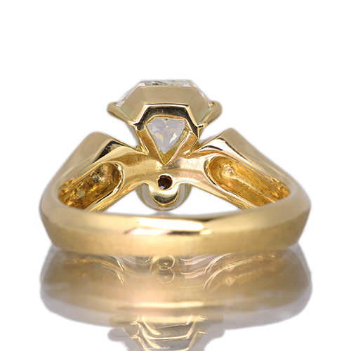 ダイヤモンド 0.8ct ダイヤモンド 0.15ct イエローゴールド リング