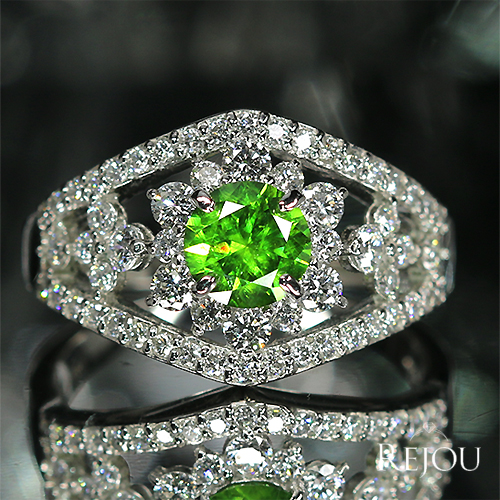 第496回抽選販売＞ロシア産デマントイドガーネット 0.8ct ダイヤモンド